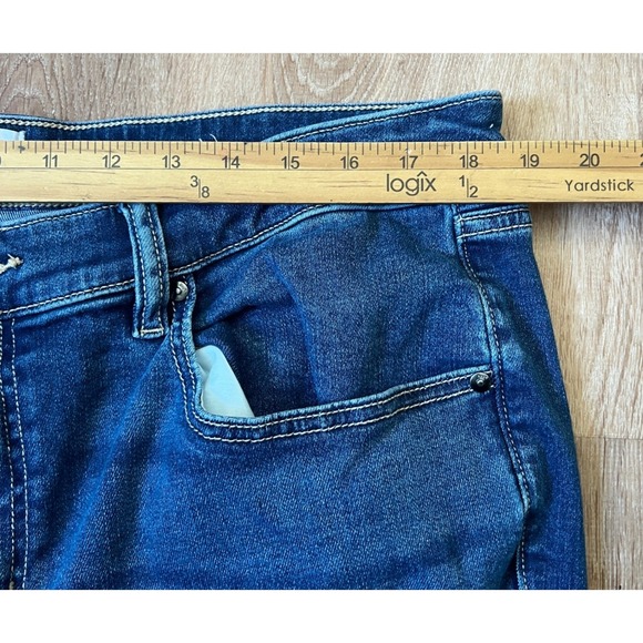 Lane Bryant Floral Embroidered Straight Leg Jean Denim Size 20S 36x27 High Waist - Picture 4 of 7